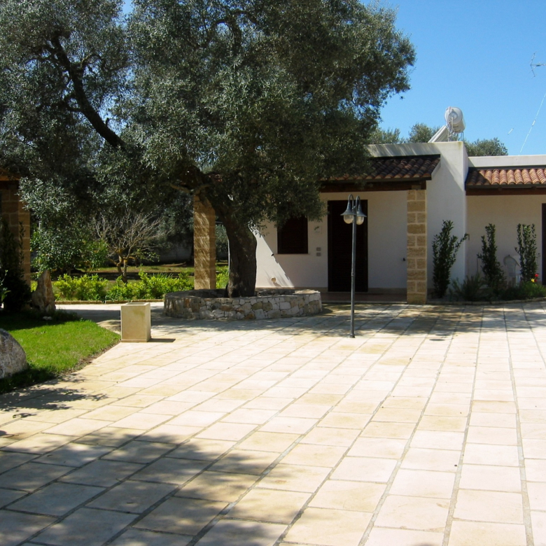 Sp Leverano/Porto Cesareo accommodation facility, Lecce