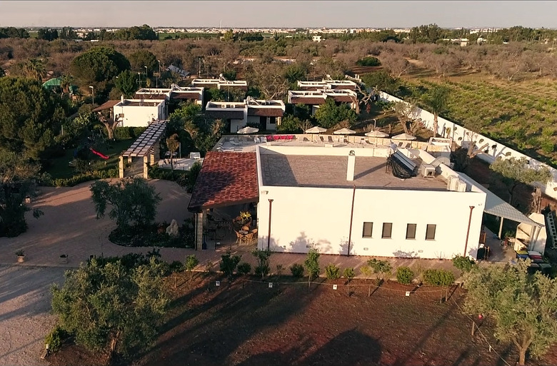 Sp Leverano/Porto Cesareo accommodation facility, Lecce