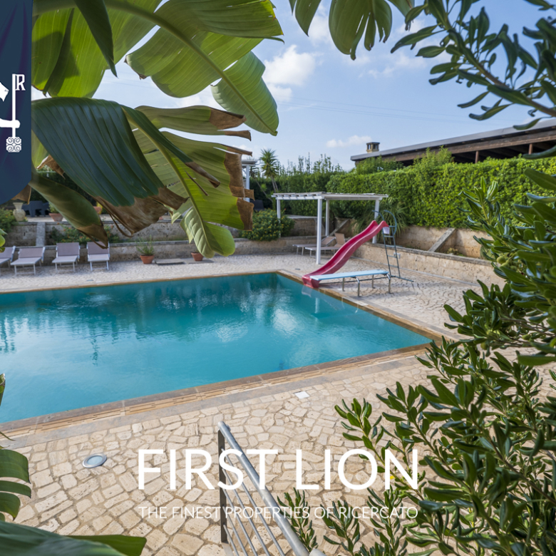 Villa con piscina Via Palmiro Togliatti, Aradeo