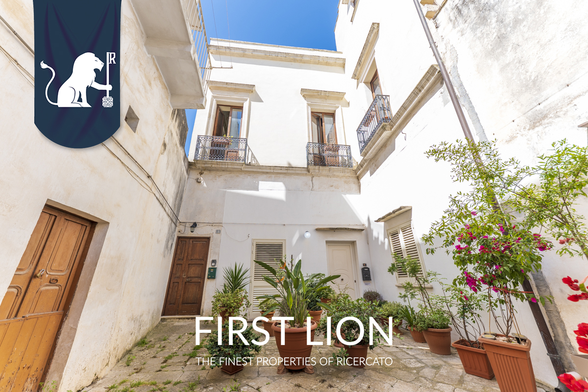Via Lata 45a Nardò (53) Dimora settecentesca via Lata 45a