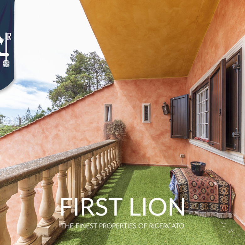 Prestigiosa Villa Indipendente Con Campo Da Tennis