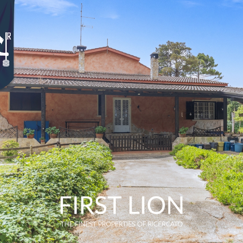 Prestigiosa Villa Indipendente Con Campo Da Tennis