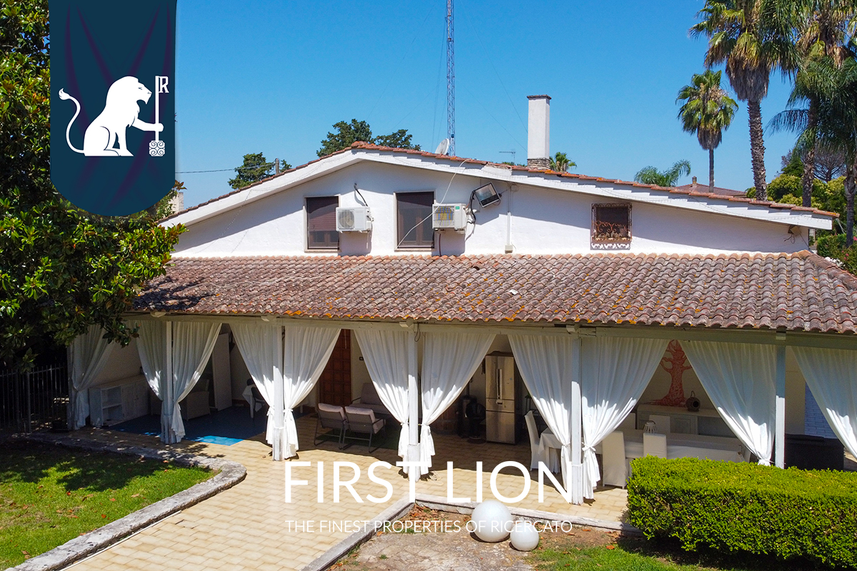 DCIM100MEDIADJI_0505.JPG Prestigiosa villa indipendente con piscina