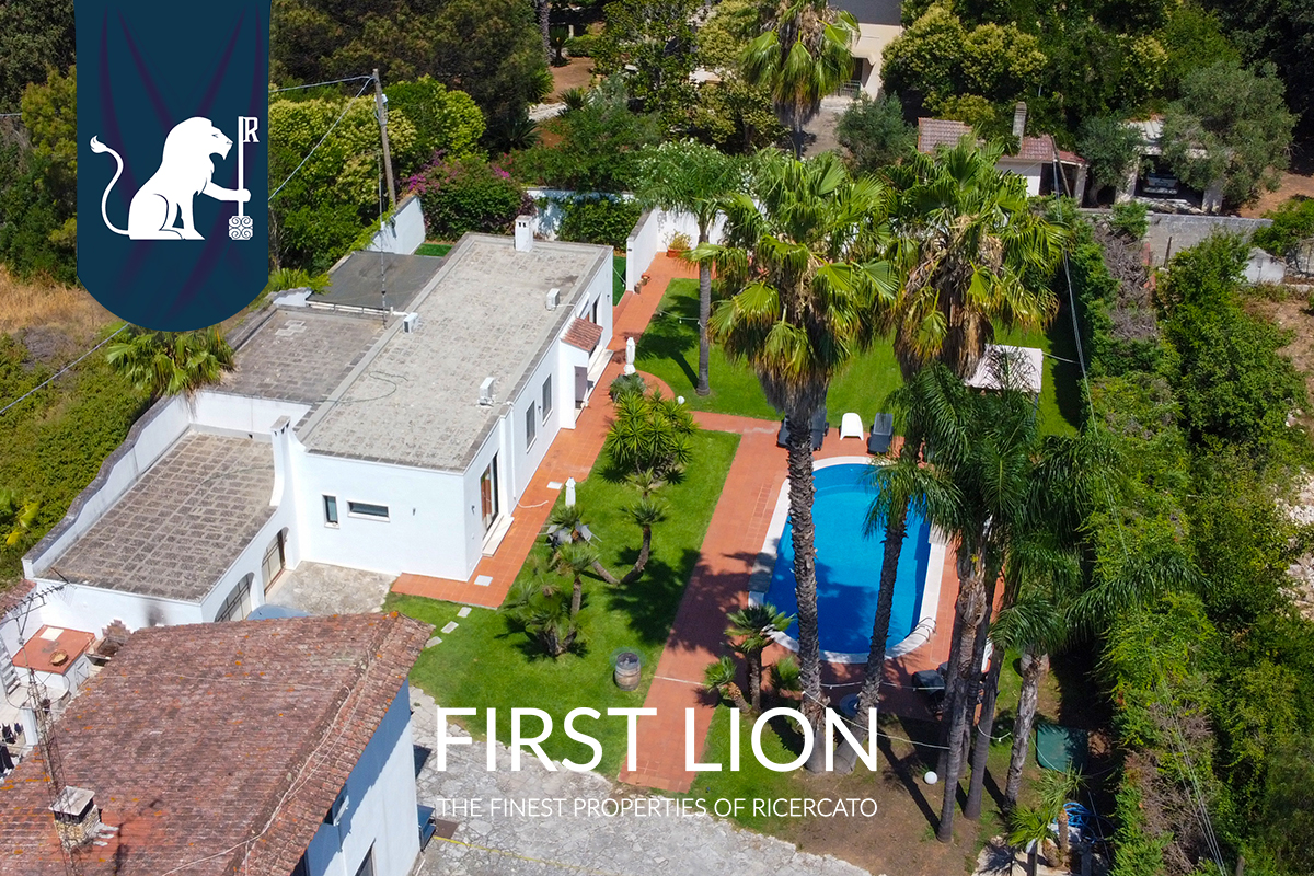 DCIM100MEDIADJI_0516.JPG Prestigiosa villa indipendente con piscina