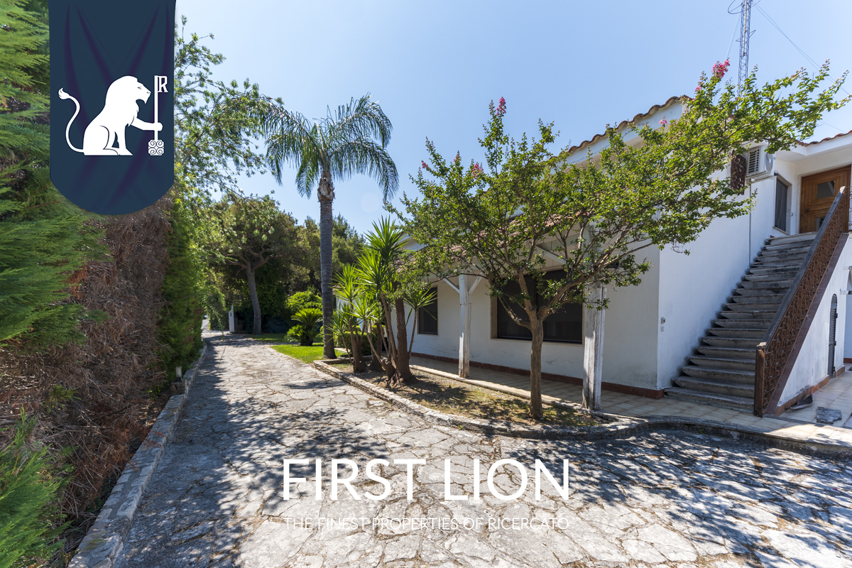 Lecce_Via_Bellisario_Fabio_MARCHIO_0039 Prestigiosa villa indipendente con piscina