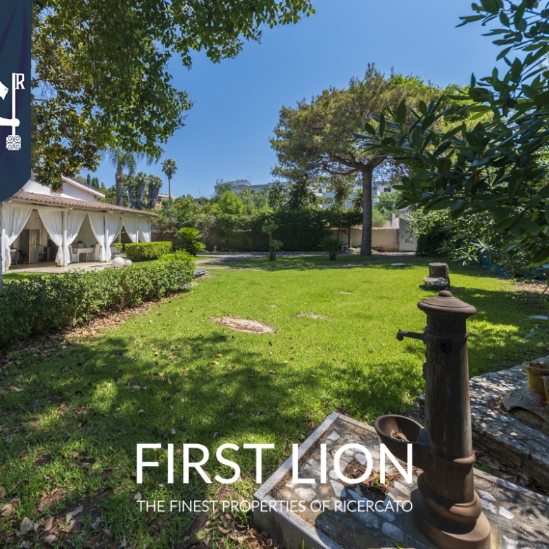 Prestigiosa villa indipendente con piscina