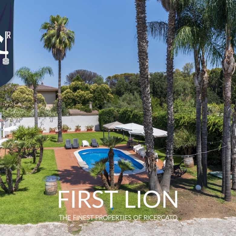 Prestigiosa villa indipendente con piscina