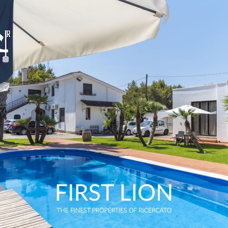 Prestigiosa villa indipendente con piscina