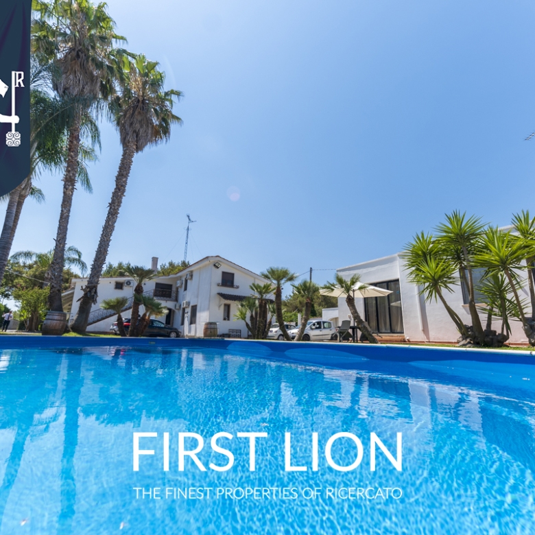 Prestigiosa villa indipendente con piscina