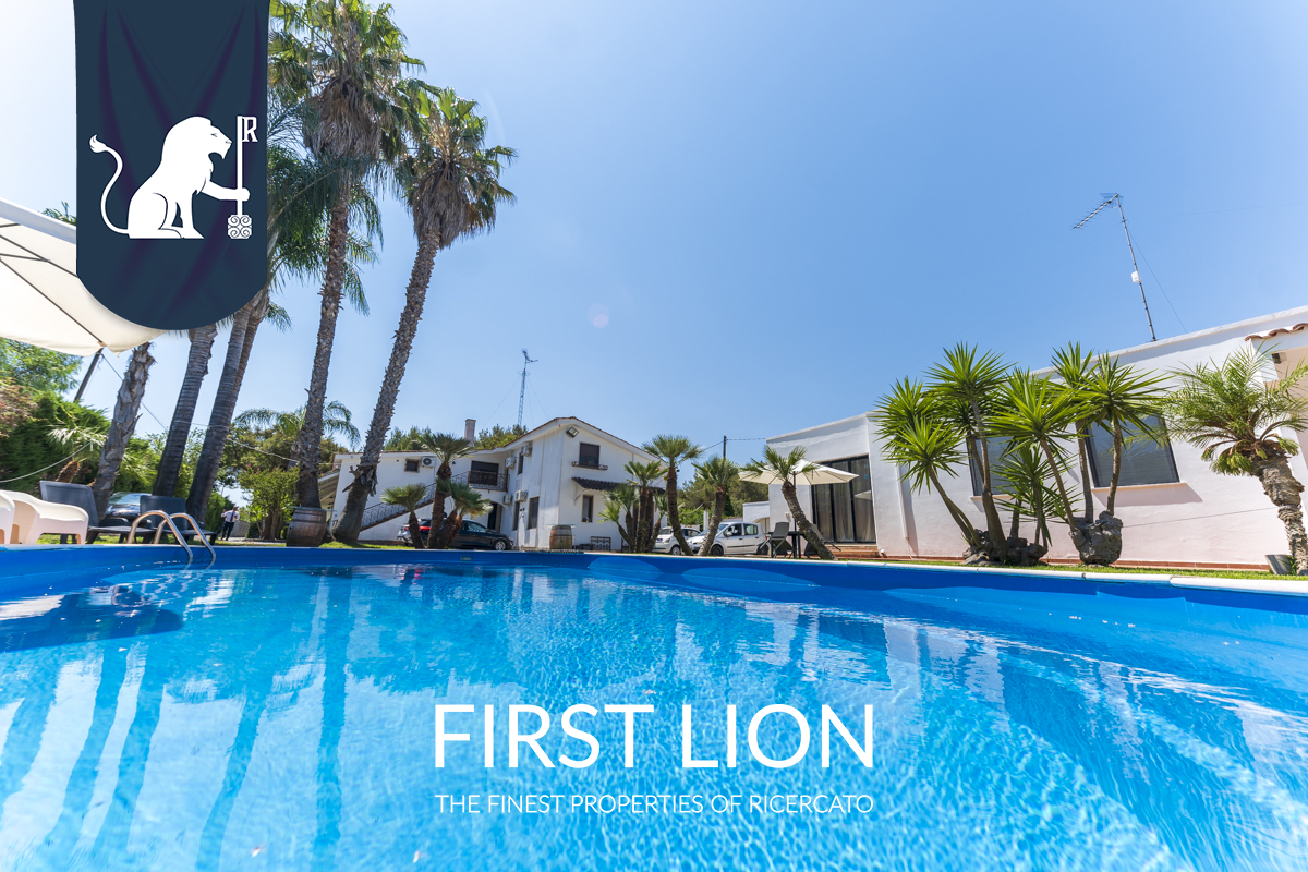Lecce_Via_Bellisario_Fabio_MARCHIO_0069 Prestigiosa villa indipendente con piscina