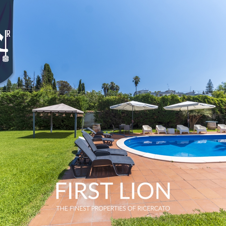 Prestigiosa villa indipendente con piscina