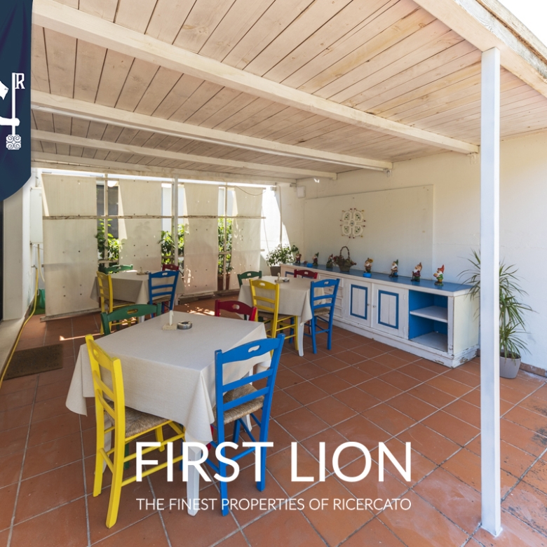 Prestigiosa villa indipendente con piscina
