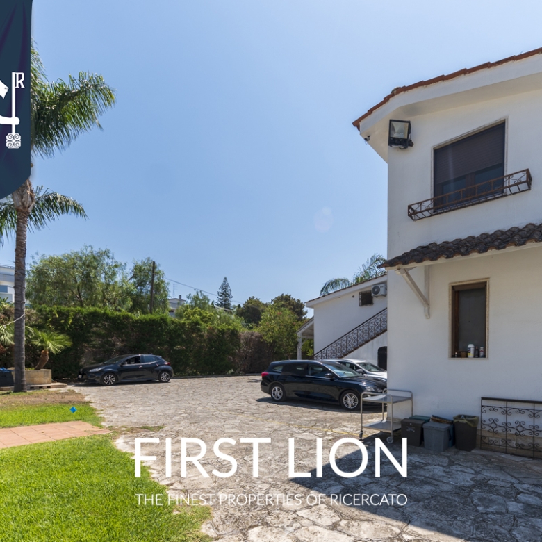Prestigiosa villa indipendente con piscina