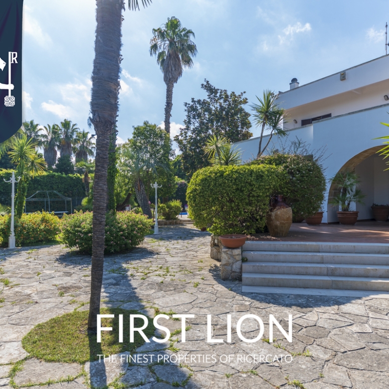 Villa con piscina Via Rapolla, Lecce
