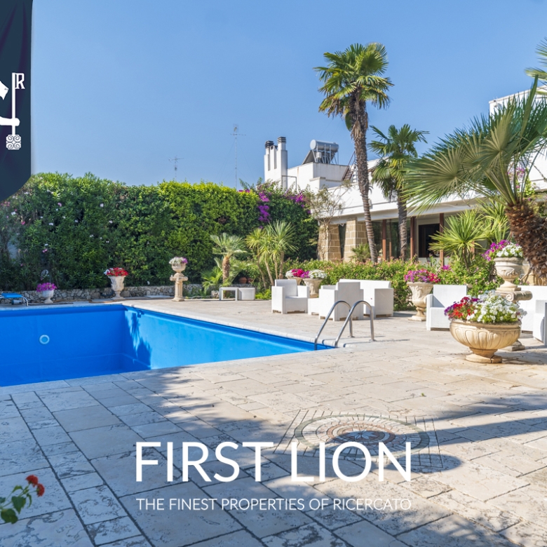 Villa con piscina Via Rapolla, Lecce