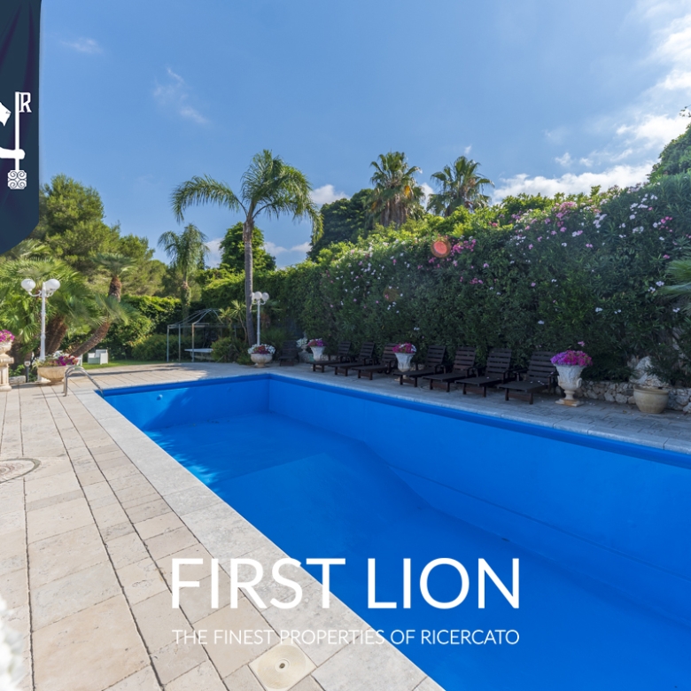 Villa con piscina Via Rapolla, Lecce