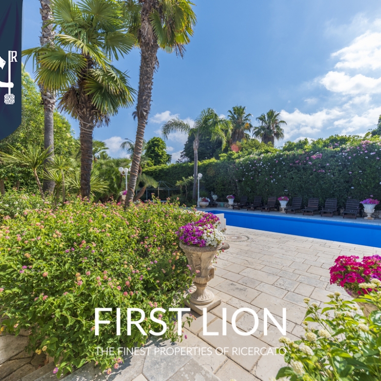 Villa con piscina Via Rapolla, Lecce