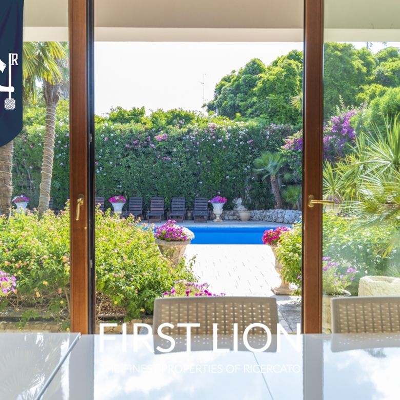 Villa con piscina Via Rapolla, Lecce