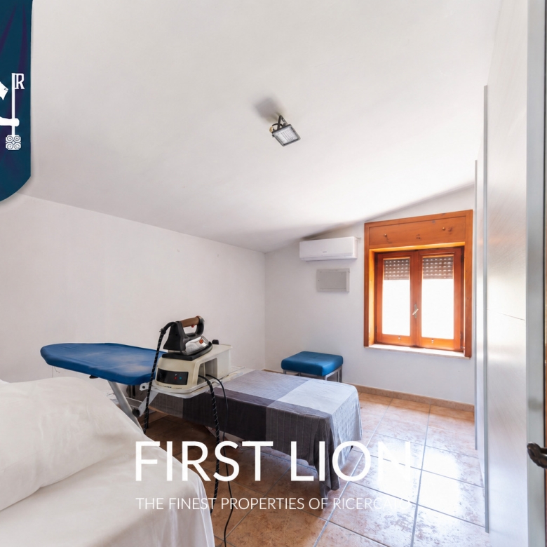 Prestigiosa villa indipendente con piscina