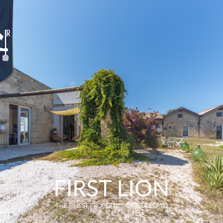 Villa in vendita in Strada Provinciale Lecce San Cataldo Sp 298 km