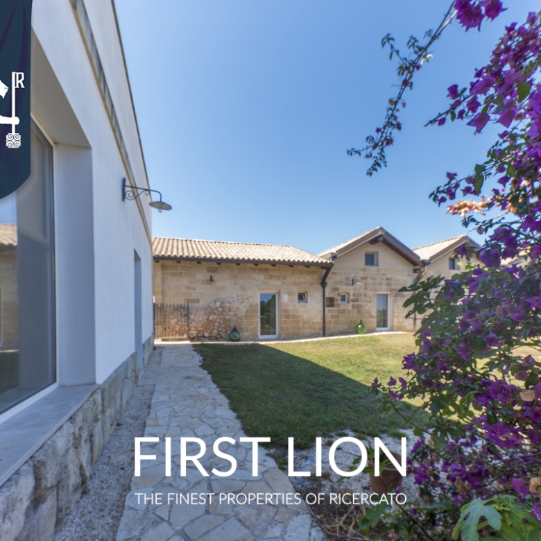 Villa in vendita in Strada Provinciale Lecce San Cataldo Sp 298 km