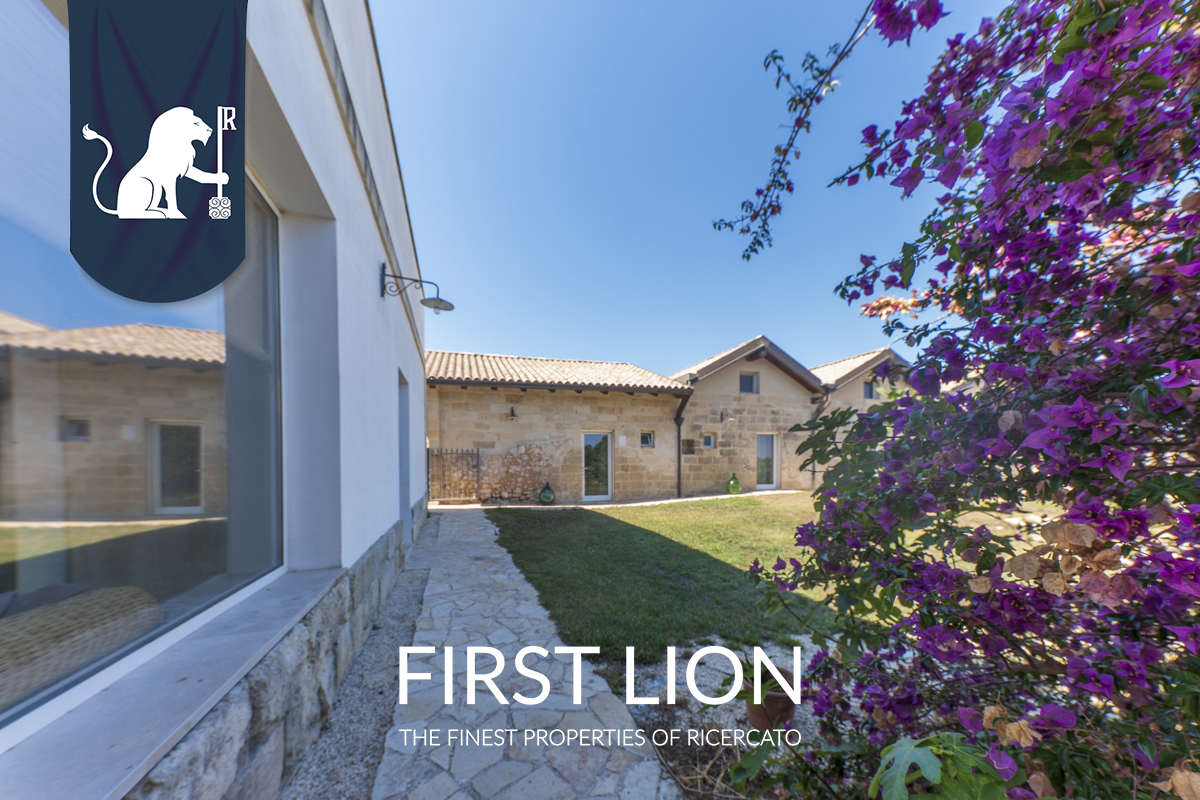 FALCON Villa in vendita in Strada Provinciale Lecce San Cataldo Sp 298 km