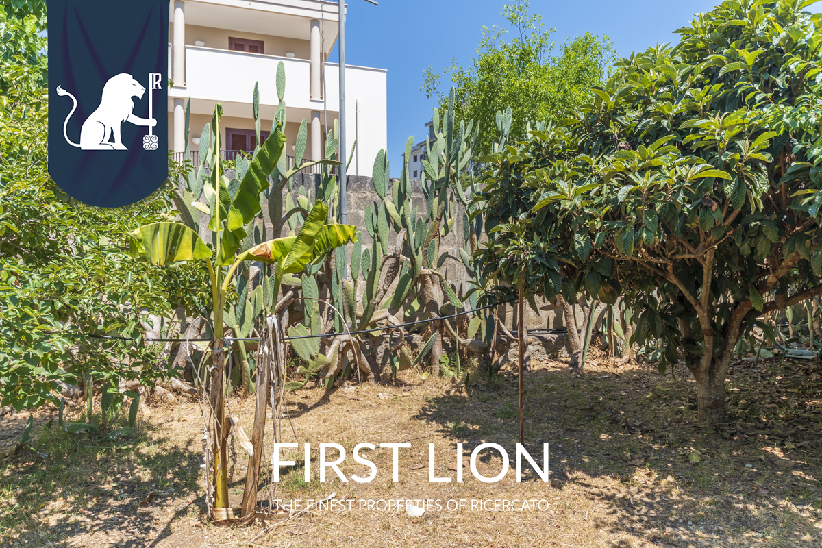 Villa con giardino in Via Potenza, Lecce