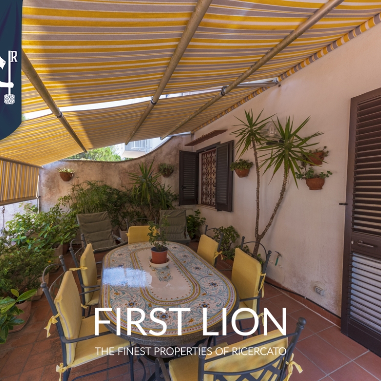 Villa con giardino in Via Potenza, Lecce