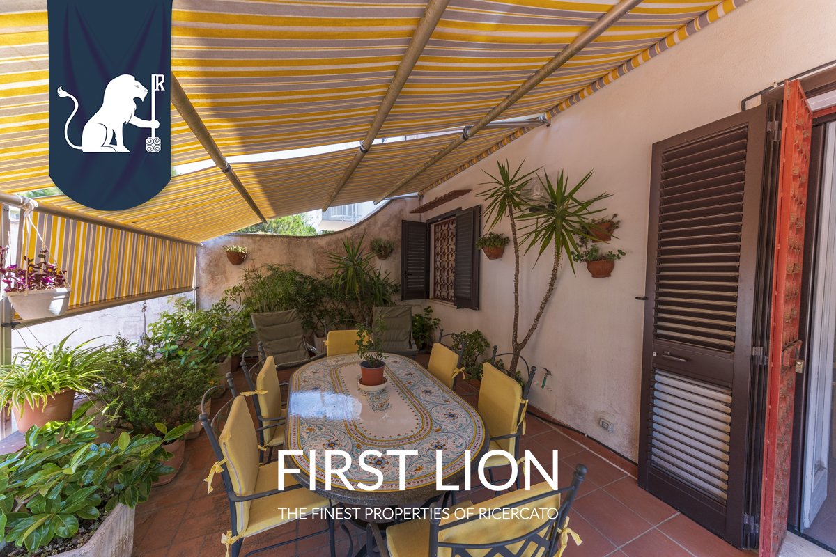 Villa con giardino in Via Potenza, Lecce
