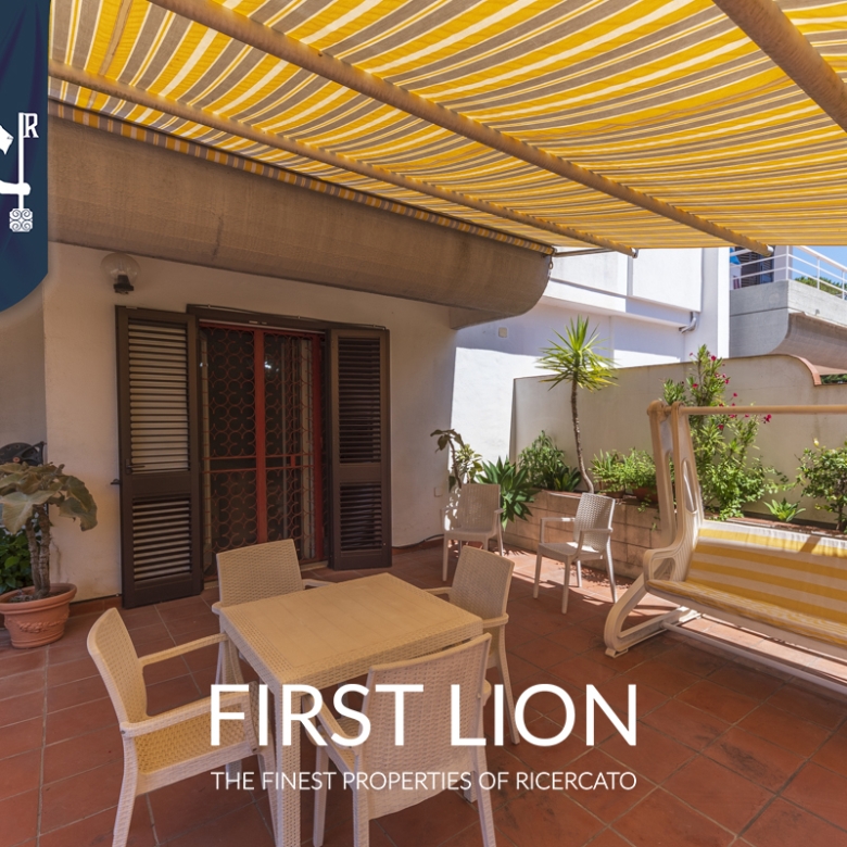 Villa con giardino in Via Potenza, Lecce