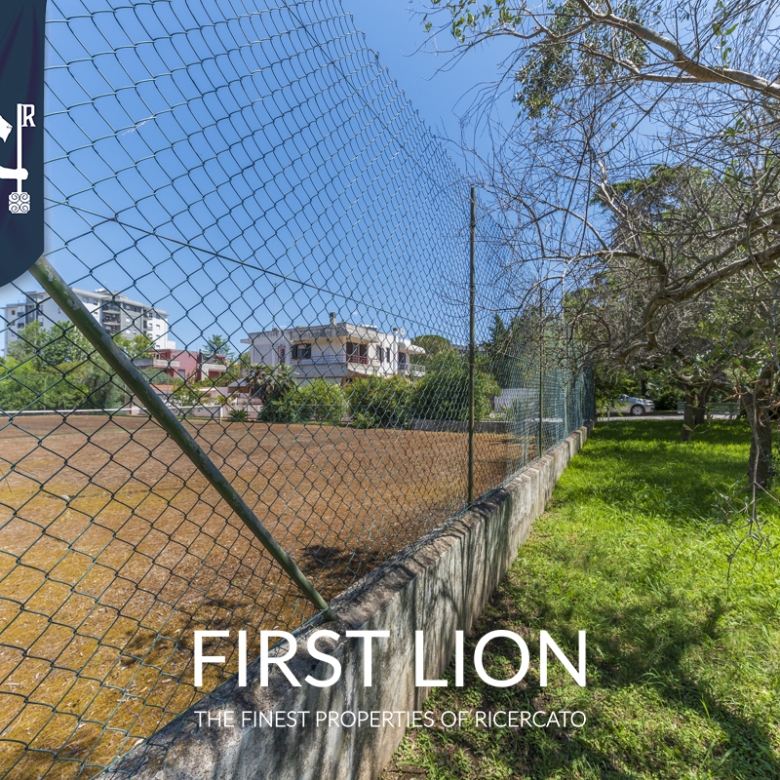 Villa con giardino in Via Potenza, Lecce